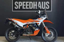 KTM 890