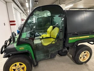 John Deere Gator