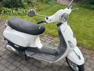 Vespa LX