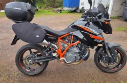 KTM 990