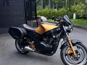 Suzuki GS