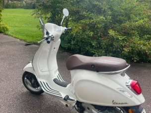 Vespa LX