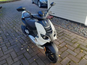 Peugeot Speedfight 4