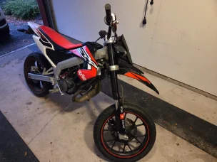 Aprilia SX