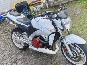 Suzuki GSR
