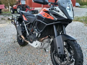 KTM 1050