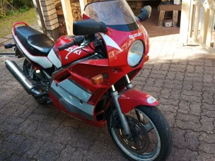 Suzuki GS