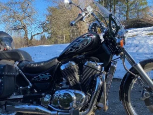 Suzuki VS