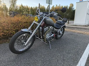 Suzuki Intruder