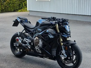 BMW S