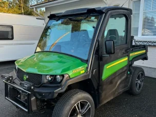 John Deere Gator