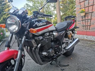 Yamaha XJR