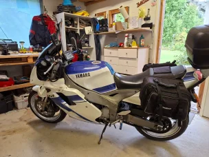 Yamaha FZR