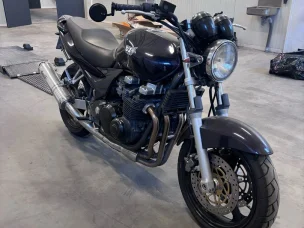 Kawasaki ZR-7