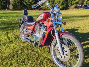 Suzuki Intruder