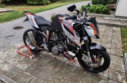 KTM 990