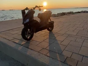 Aprilia SR