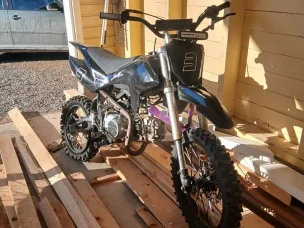 X-Motos Dirt Bike