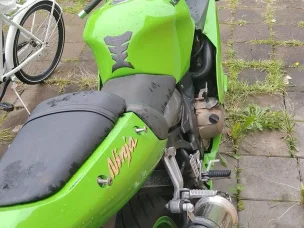Kawasaki ZX-12R