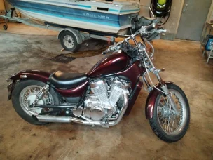 Suzuki Intruder