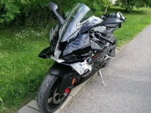 BMW S