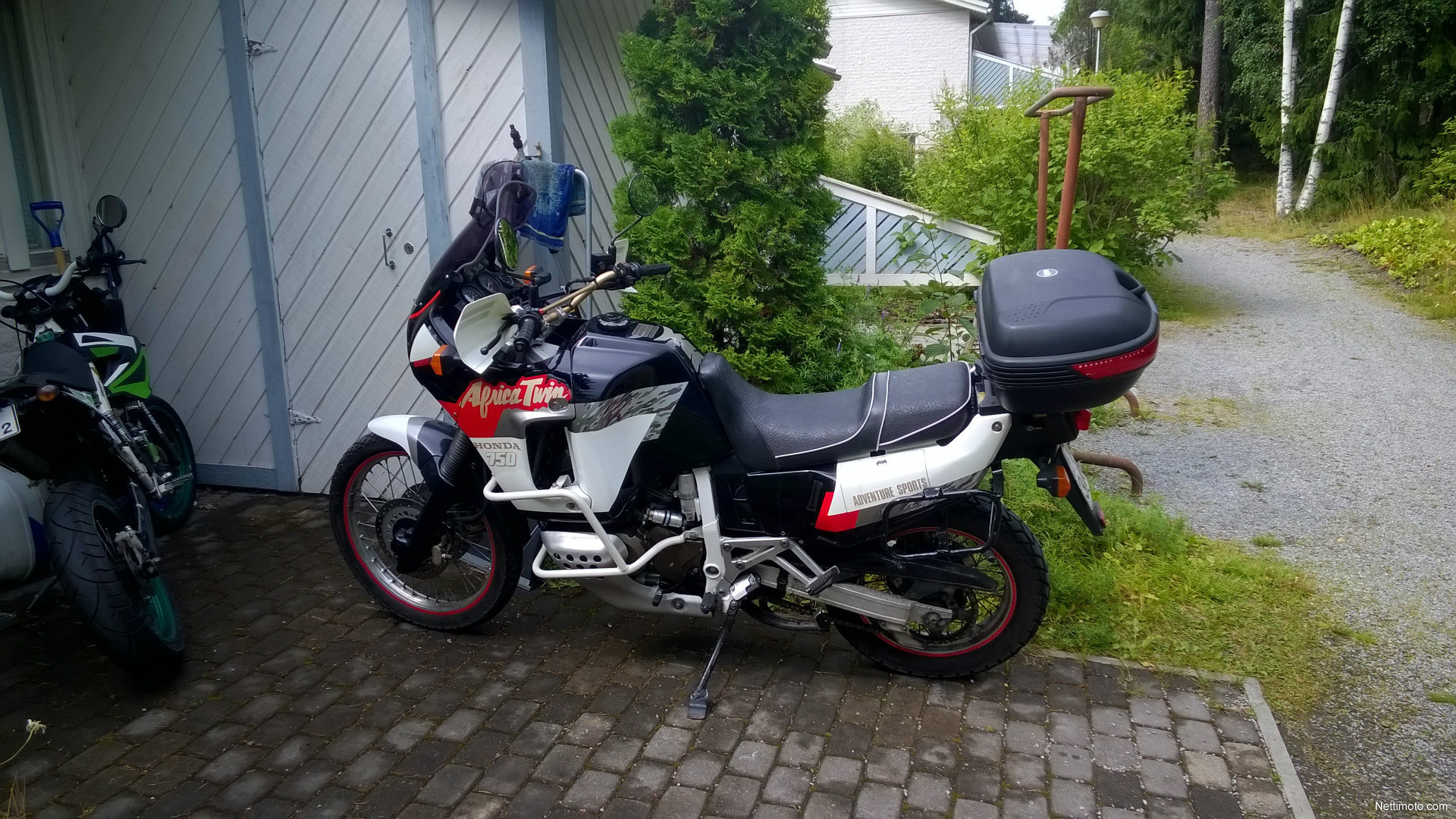 Honda XRV