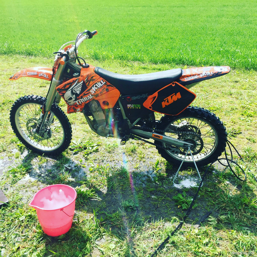KTM 525