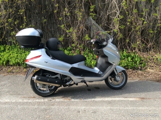Piaggio X8
