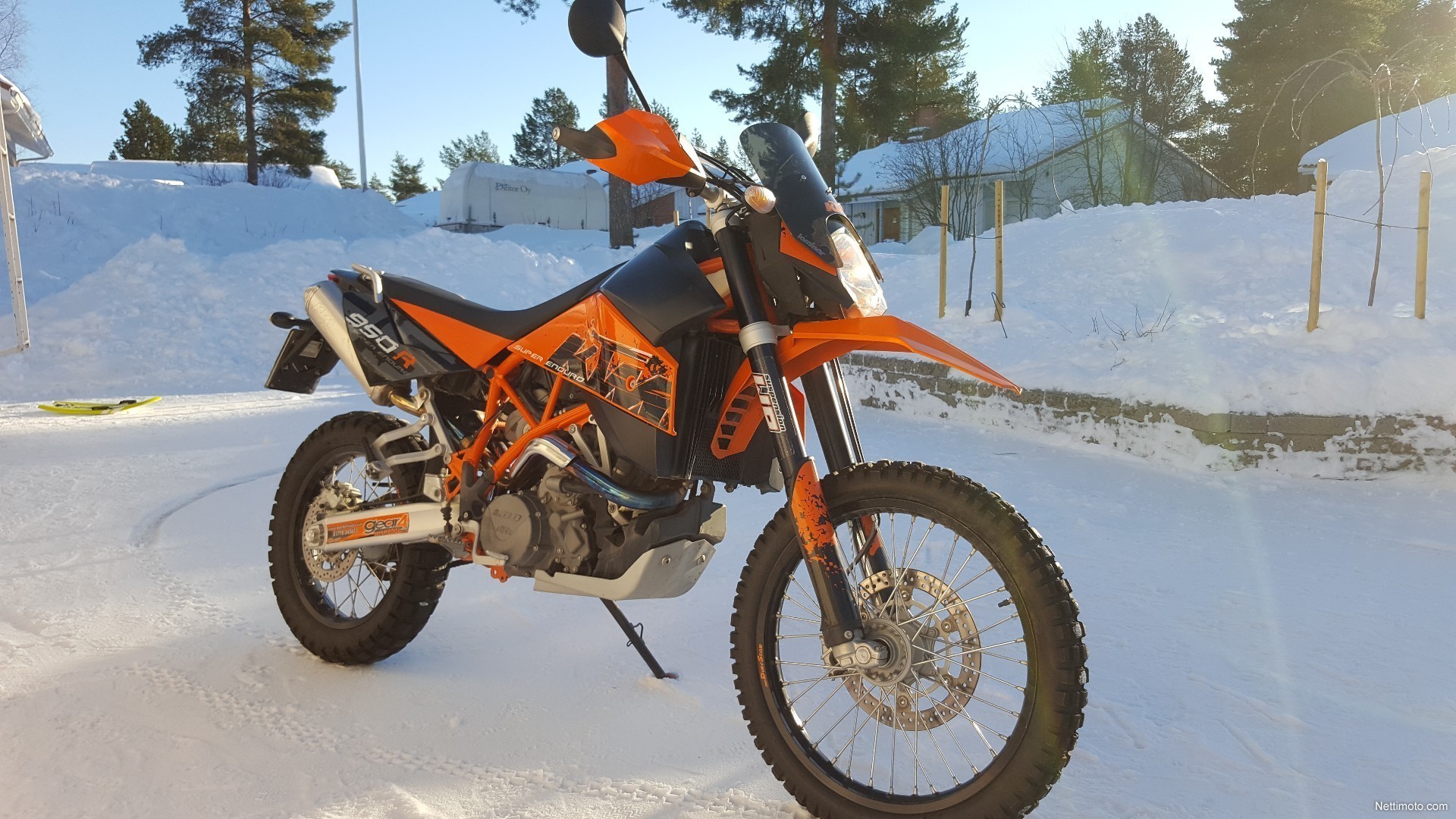 KTM 950