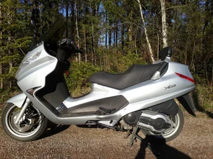 Piaggio X8
