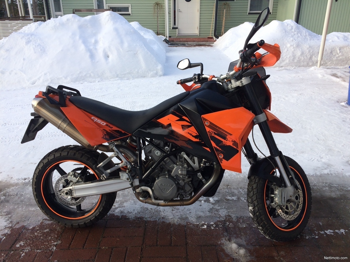 KTM 950