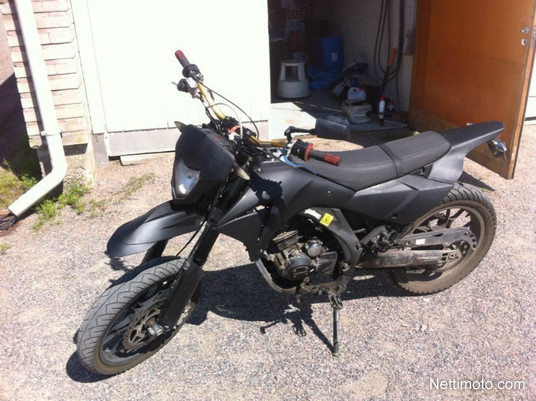 Helkama Supermoto1