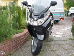 Piaggio X8