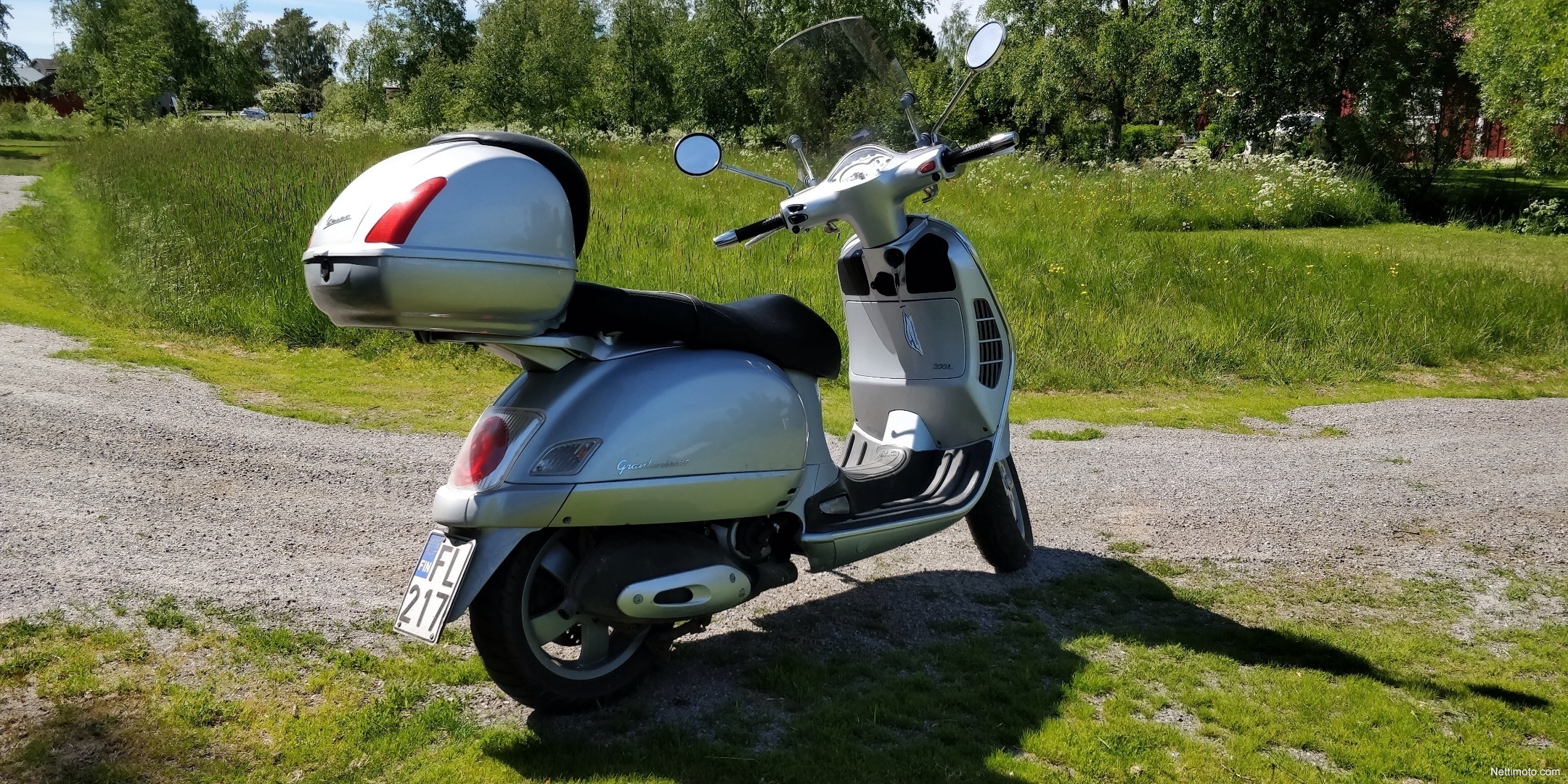 Vespa Granturismo