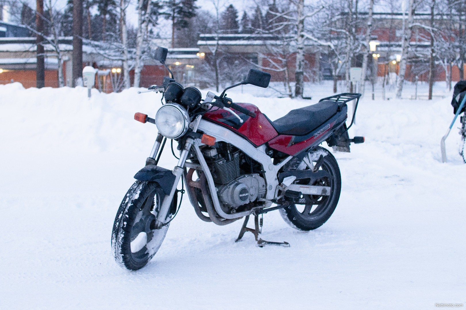 Suzuki GS