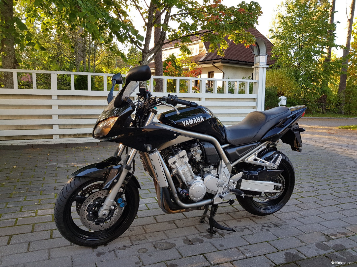 Yamaha FZS
