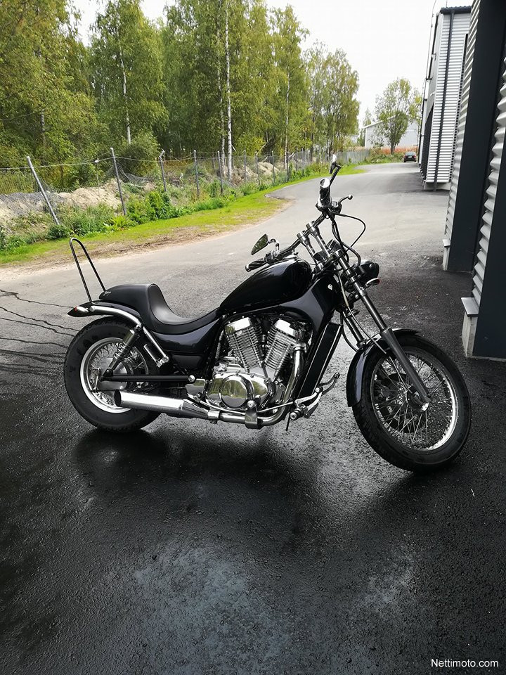 Suzuki VS