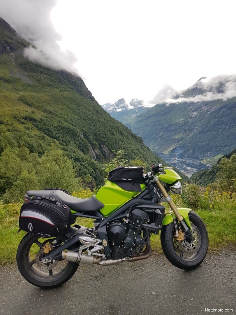 Triumph Street Triple