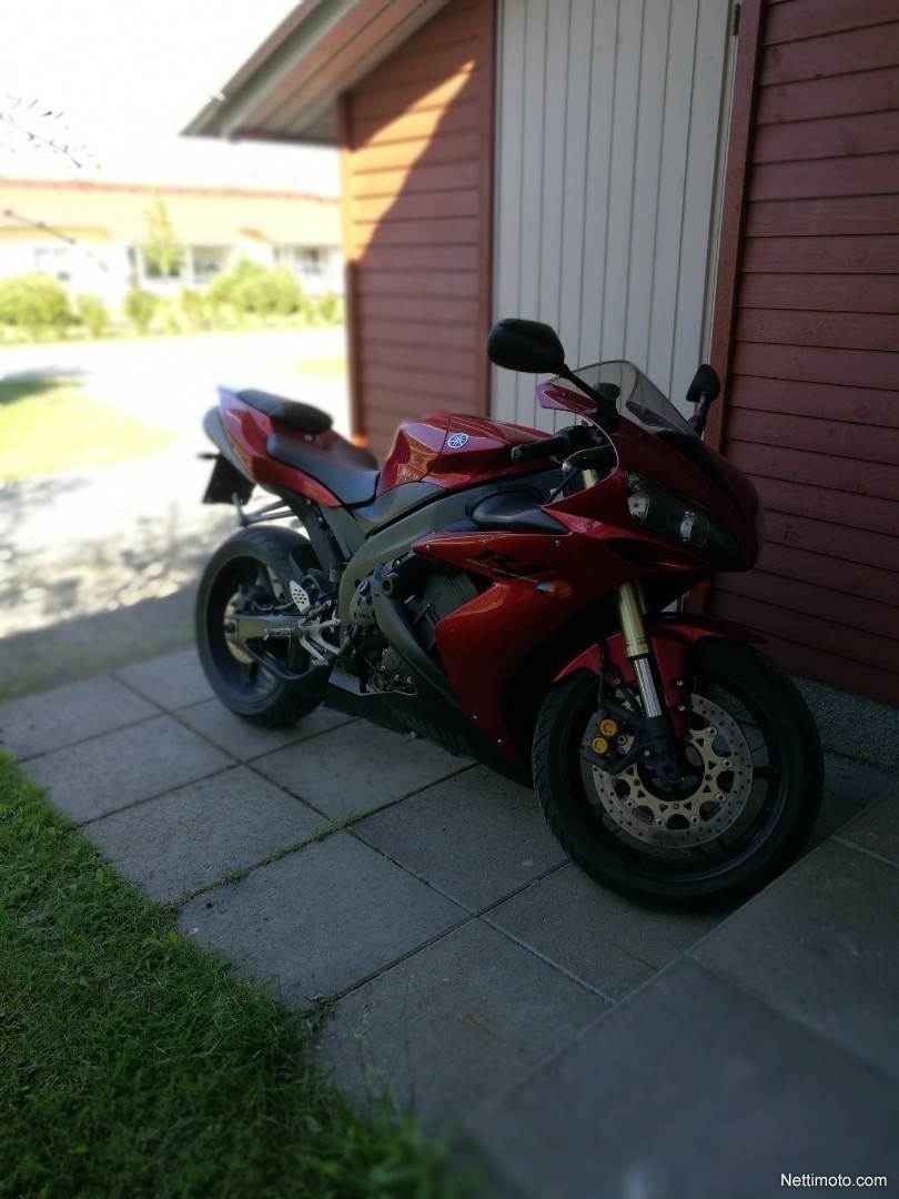 Yamaha YZF-R1