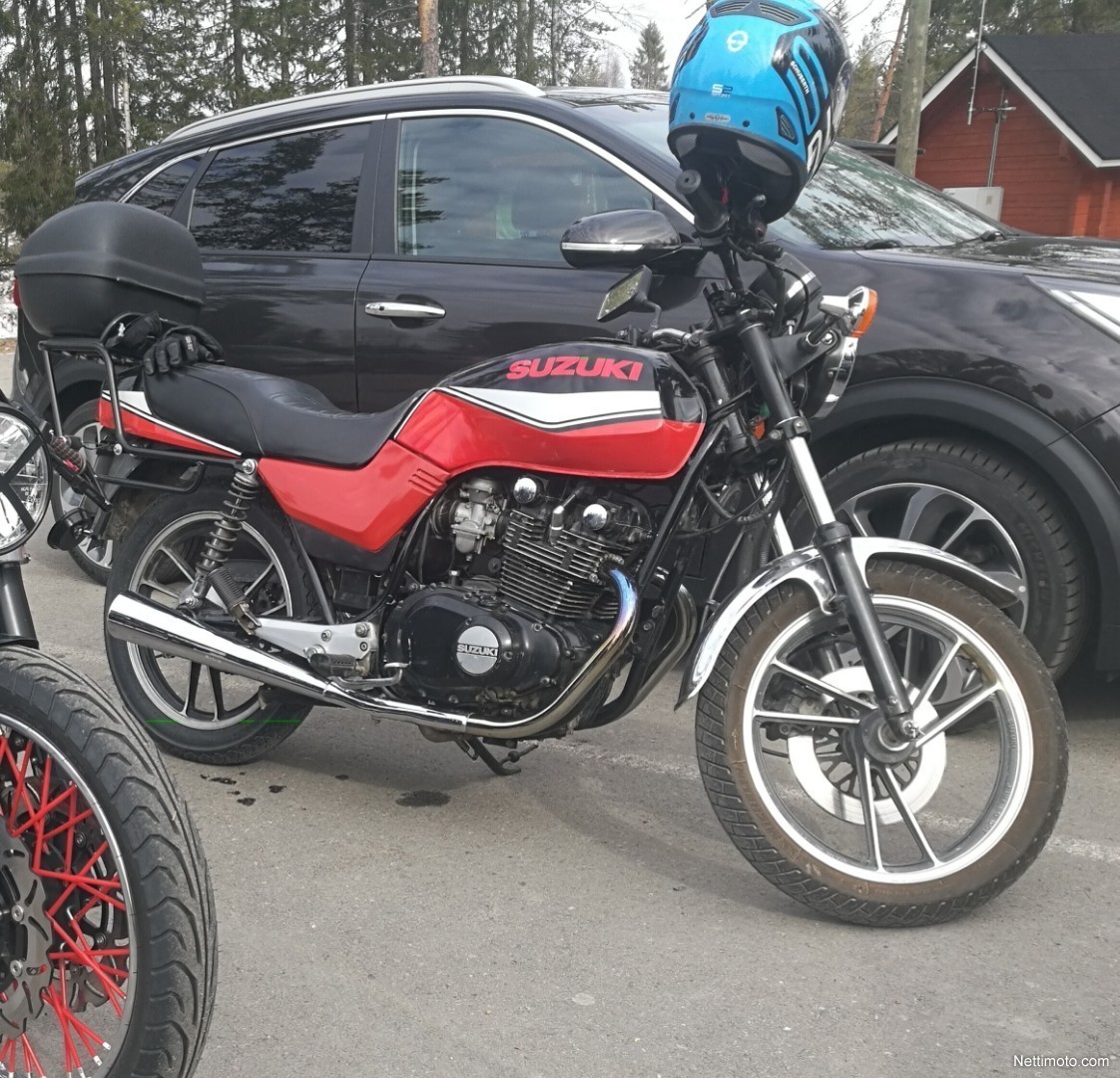 Suzuki GS