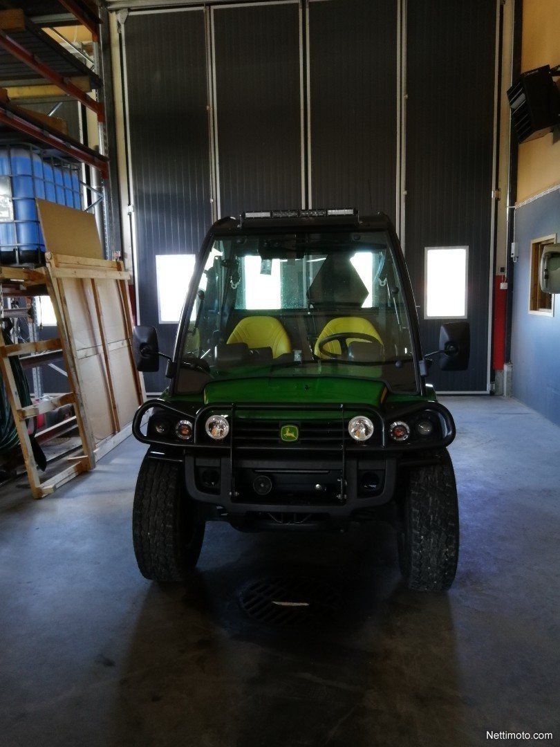 John Deere Gator