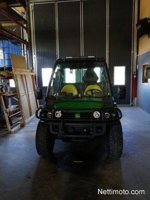 John Deere Gator