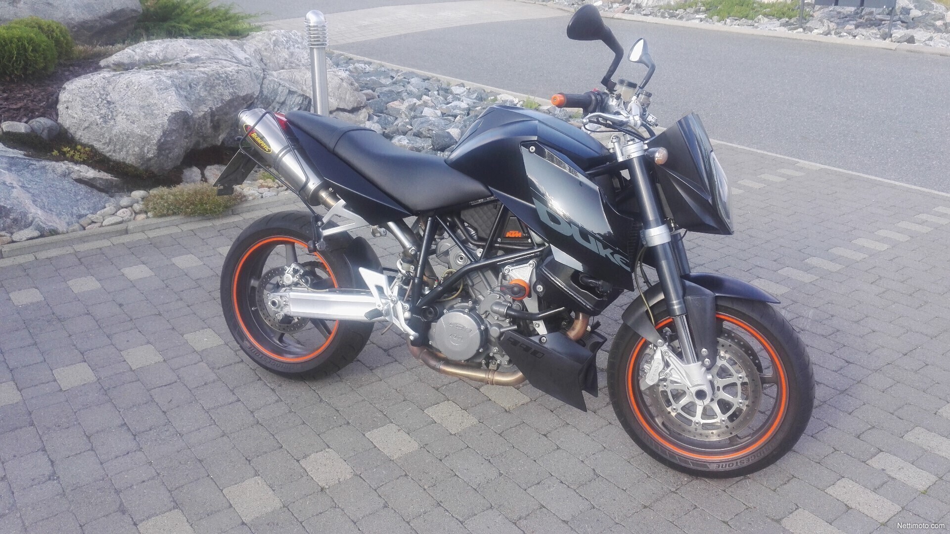 KTM 990