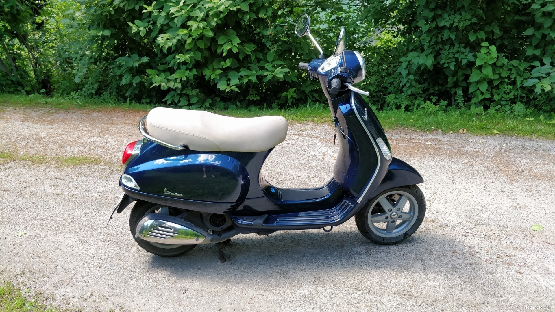 Vespa LX
