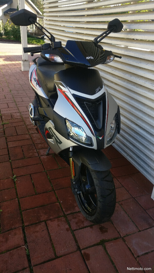 Aprilia SR