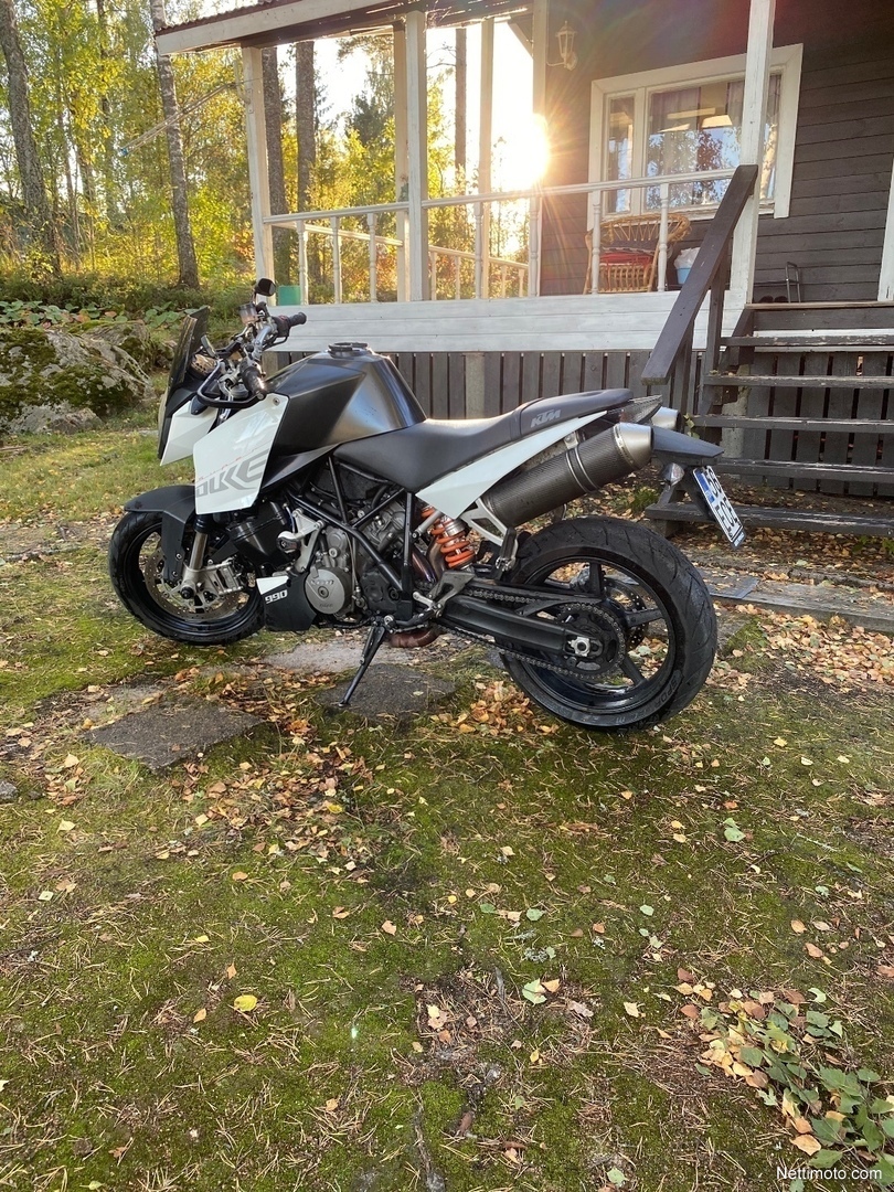 KTM 990