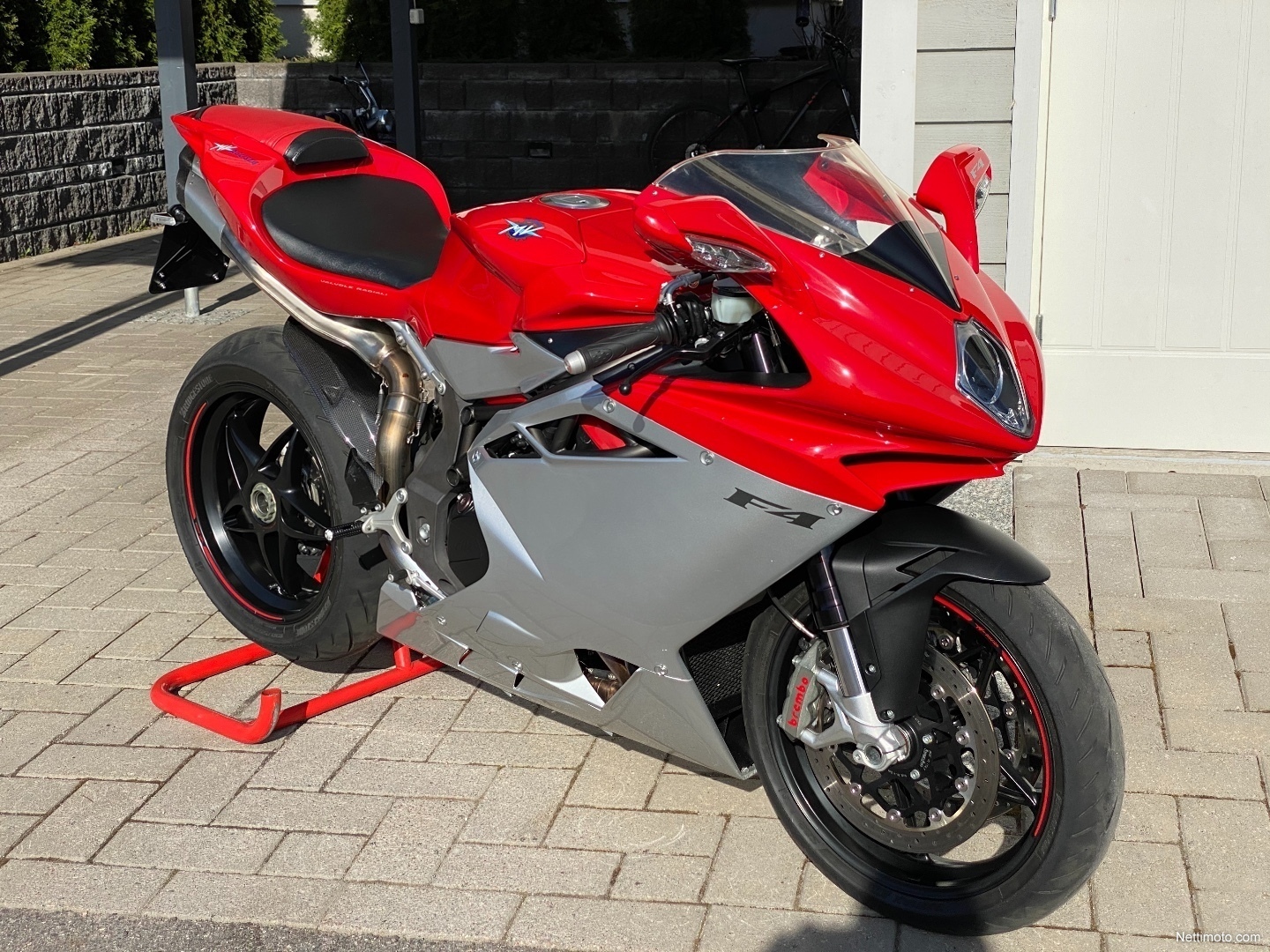 MV Agusta F4
