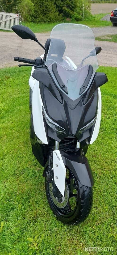 Yamaha X-MaX