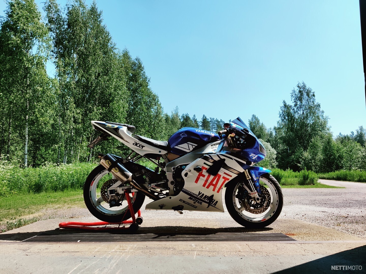 Yamaha YZF-R1