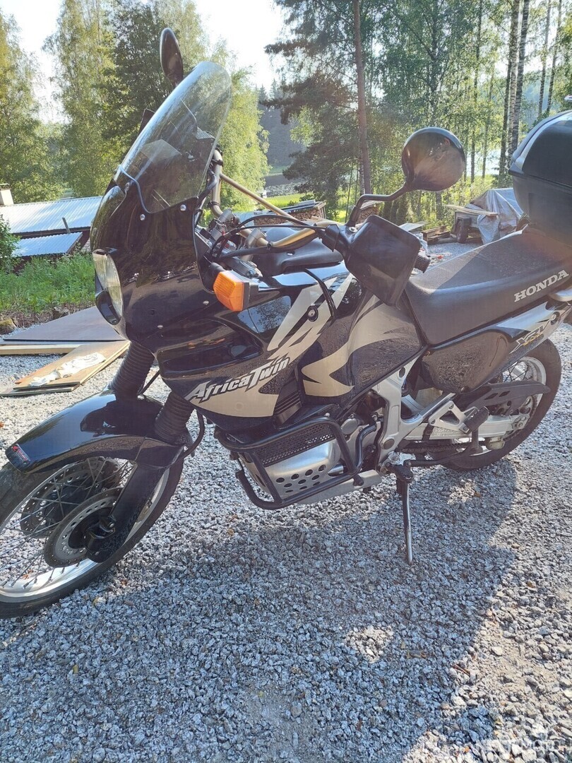 Honda XRV